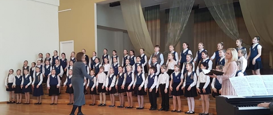 Mūsu brīnišķīgais 2.-4.klašu koris koru skatē! 57277919 816574852054660 7025313164669485056 N