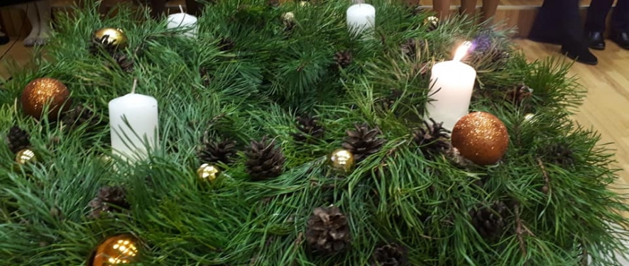 1.Adventes sveces iedegšana 78274265 975843909461086 1828143406384152576 N